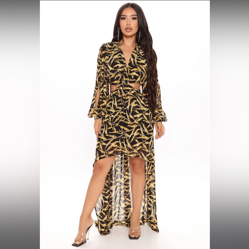Fashion Nova “Sunset Dinner Printed Maxi Dress”